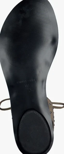 beige kendall & kylie platte sandalen fabia