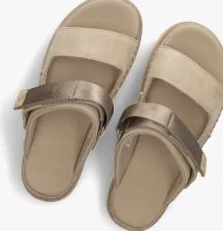 UGG slippers w goldenstar glide><noscript><img width=