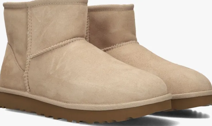 beige ugg vachtlaarzen w classic mini ii
