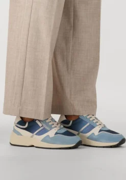 PIEDI NUDI e lage sneakers kara 04.05><noscript><img width=