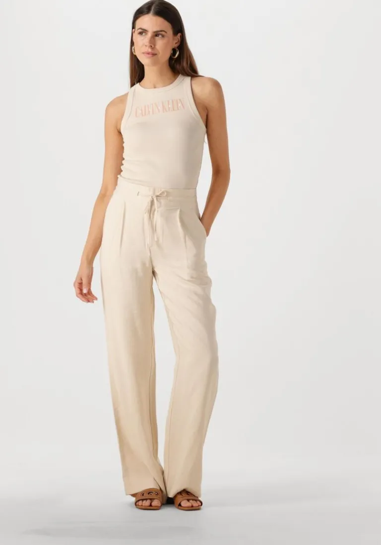 GUESS e slippers tarisha>DAMES Slippers