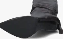 LINA LOCCHI e hoge laarzen av 135><noscript><img width=