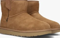 UGG vachtlaarzen classic mini bailey zip><noscript><img width=