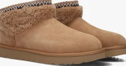 cognac ugg vachtlaarzen classic ultra mini maxi curly