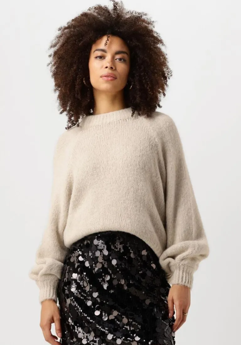 NOTRE-V trui nv-entia>DAMES Truien & Vesten