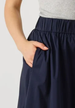 donkerblauwe neo noir midirok yara poplin skirt