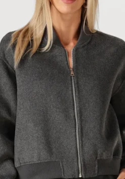 donkergrijze studio ar jack nina