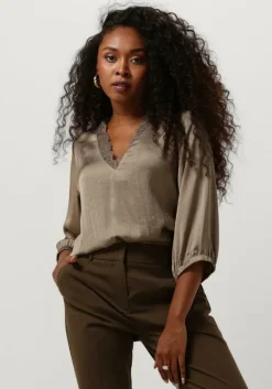 groene summum top laced v neck top silky touch