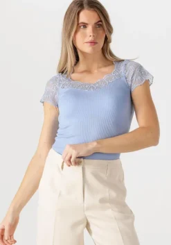 lichtblauwe rosemunde top beatha capsleeve