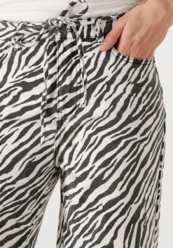 MOVES mom jeans adanna jeans 4228><noscript><img width=