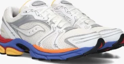SAUCONY lage sneakers progrid triumph 4>DAMES Sneakers