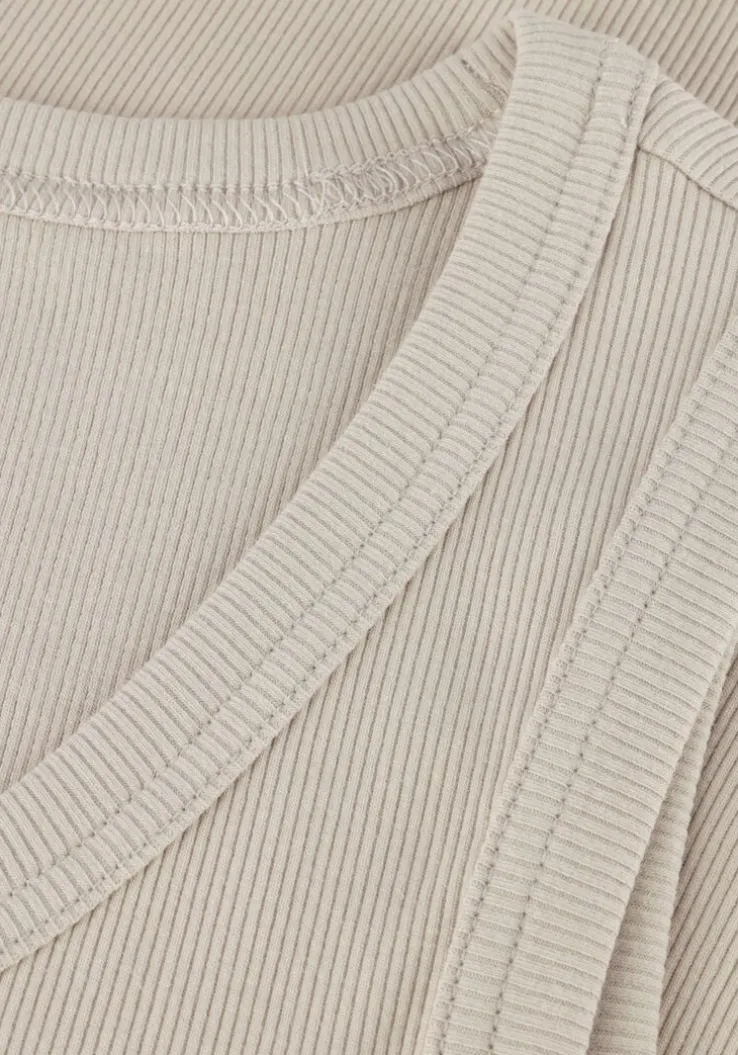 zand withblack top wbllullu tank top