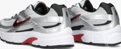 NIKE en lage sneakers initiator><noscript><img width=