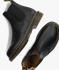 zwarte dr martens chelsea boots 2976 smooth