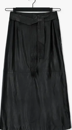 IBANA e maxirok stacy><noscript><img width=