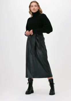 IBANA e maxirok stacy><noscript><img width=