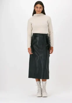 IBANA e maxirok stacy><noscript><img width=