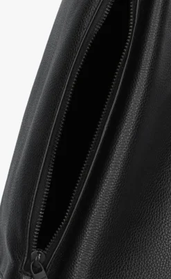 zwarte liebeskind schoudertas lora small pebble shoulderbag s