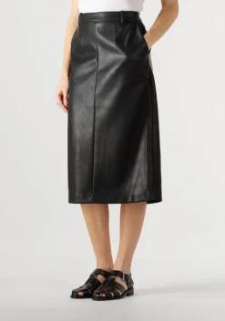zwarte neo noir midirok netti faux leather skirt