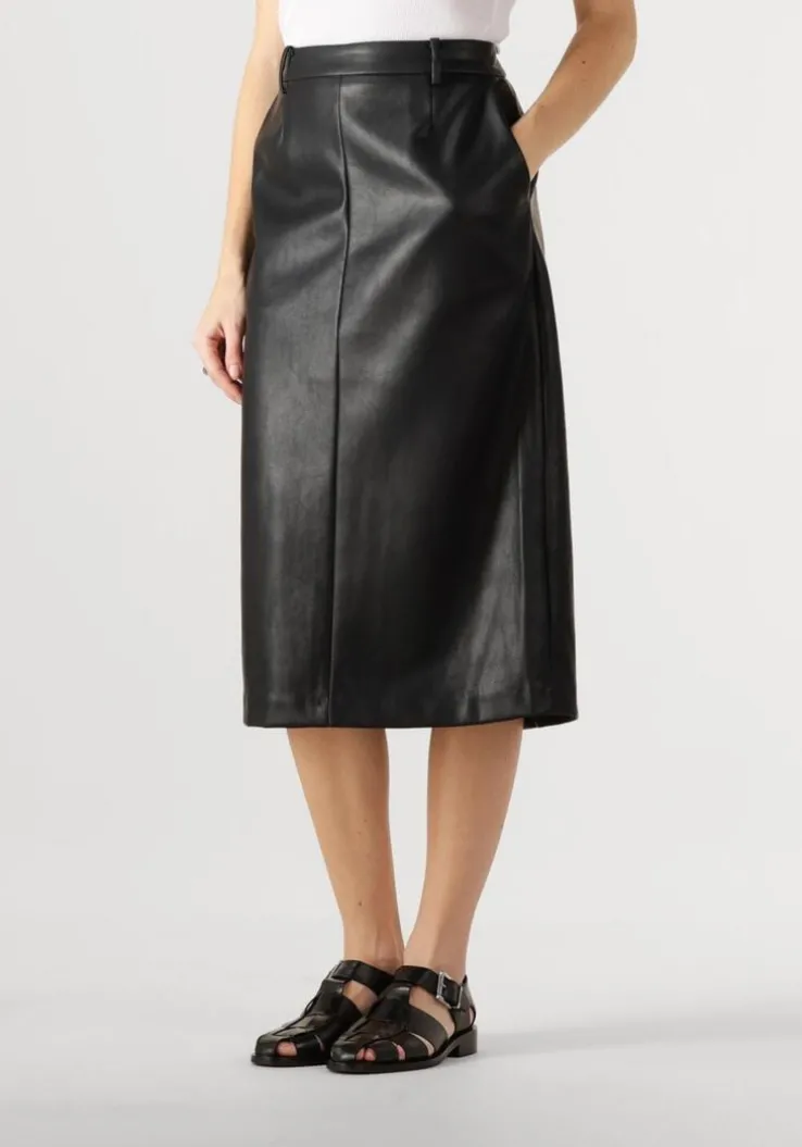 zwarte neo noir midirok netti faux leather skirt