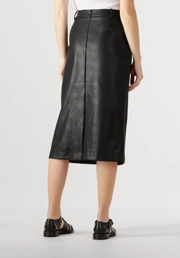 zwarte neo noir midirok netti faux leather skirt