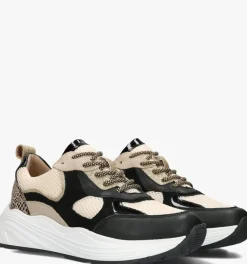 OMODA e lage sneakers triangle><noscript><img width=