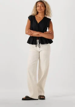 SECOND FEMALE e top felixa top><noscript><img width=