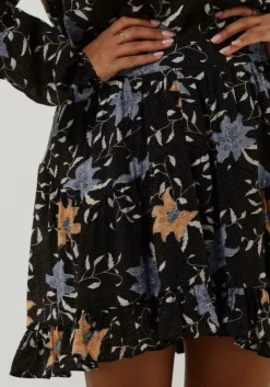 SOFIE SCHNOOR e minirok s231396><noscript><img width=