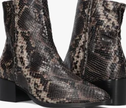 VIA VAI e enkellaarsjes rose baker><noscript><img width=