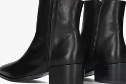 VIA VAI e enkellaarsjes rose baker><noscript><img width=